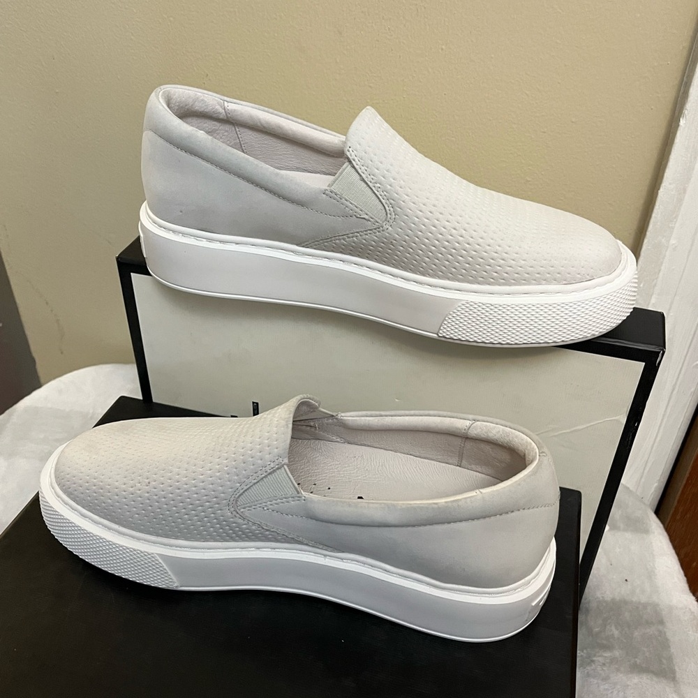 🆕 J/Slides  Women’s Slip on Summer comfort Shoes  Size 8
